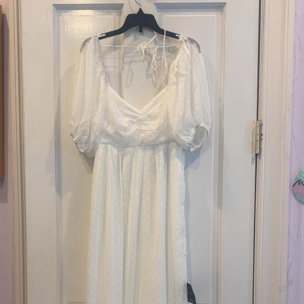 Oculus Elegant White Long Sleeve Dress